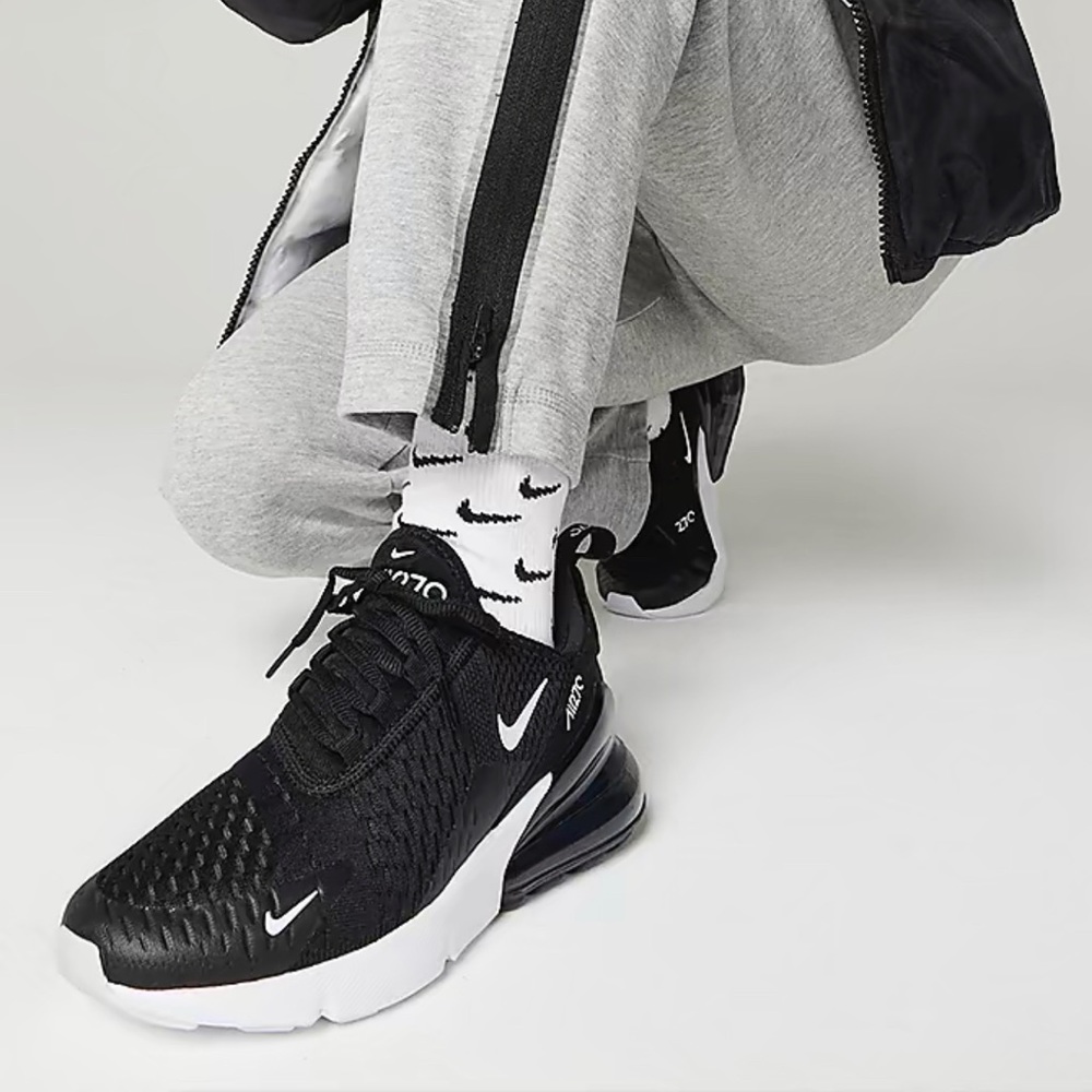 NIKE AIR MAX 270